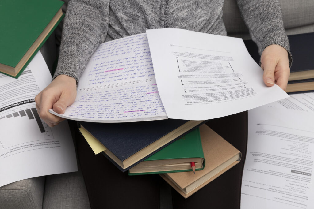 Teknik Menulis Skripsi / Tesis / Disertasi dengan AI